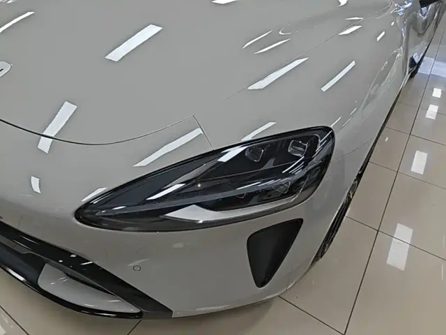 Xiaomi SU7 — Фото автомобиля 23