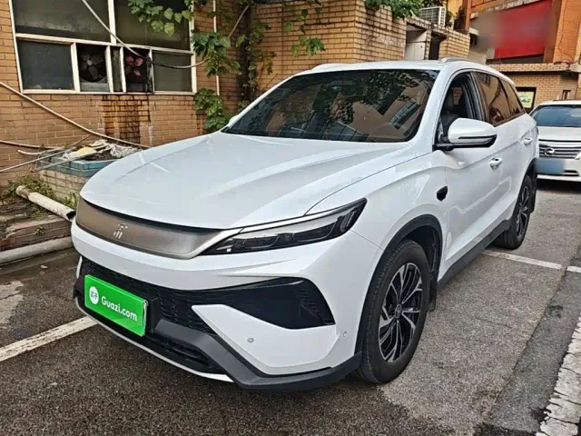 Фотография автомобиля — BYD Song Pro