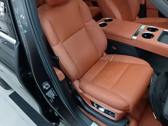 Li Auto L9 — Фото автомобиля 24