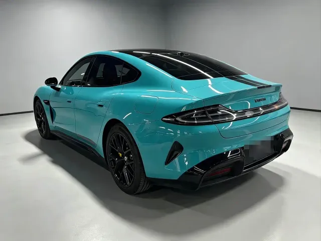 Xiaomi SU7 — Фото автомобиля 7