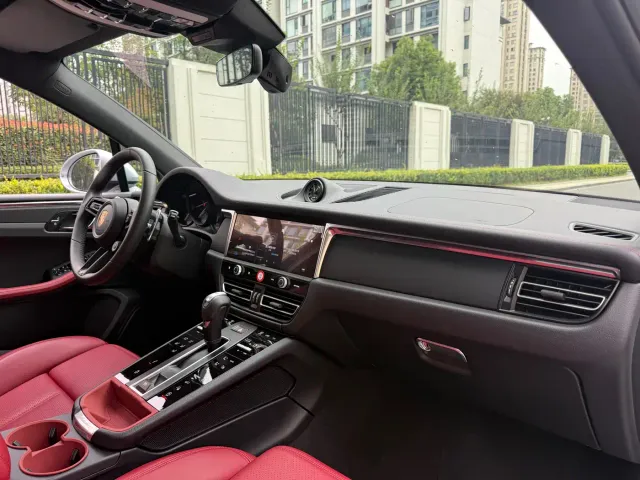 Porsche Macan — Фото автомобиля 15