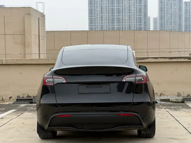 Tesla Model Y 2022 Facelift Rear-Wheel Drive Version — Фото автомобиля 5