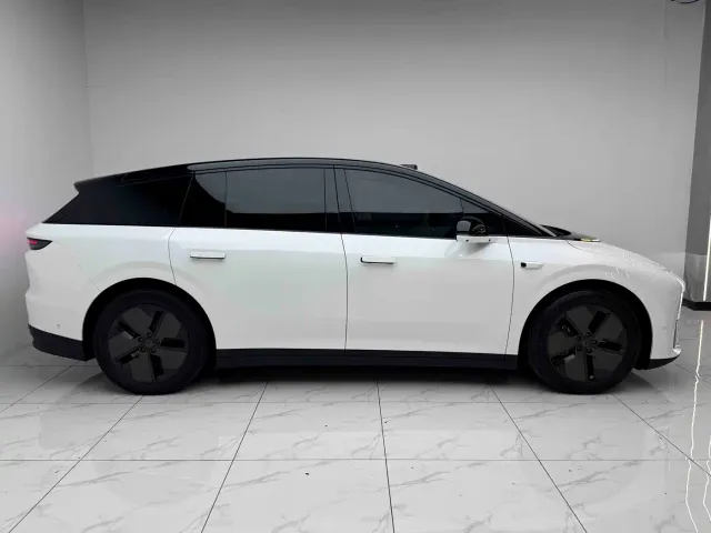 Li Auto i6 — Фото автомобиля 16