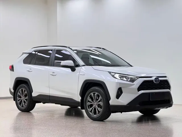 Toyota RAV4 Rongfang Dual Engine E+ — Фото автомобиля 3