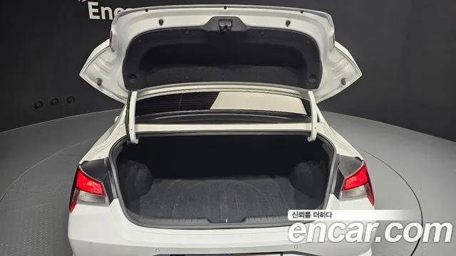 Hyundai Avante CN7 — Фото автомобиля 26