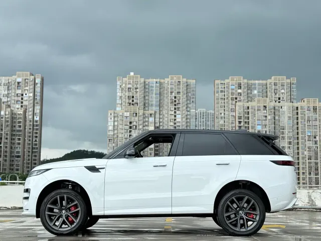 Land Rover Range Rover Sport — Фото автомобиля 12