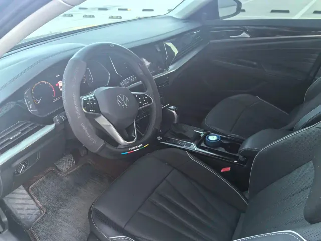 Volkswagen Passat — Фото автомобиля 3