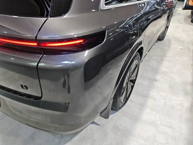 Li Auto L8 — Фото автомобиля 7