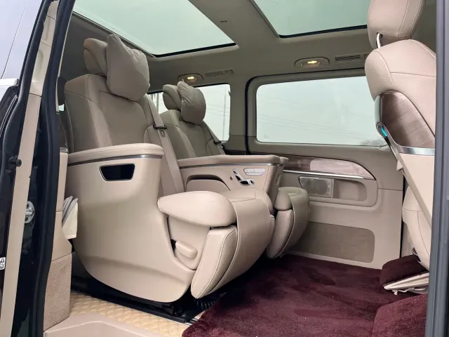 Mercedes-Benz V-Class — Фото автомобиля 16