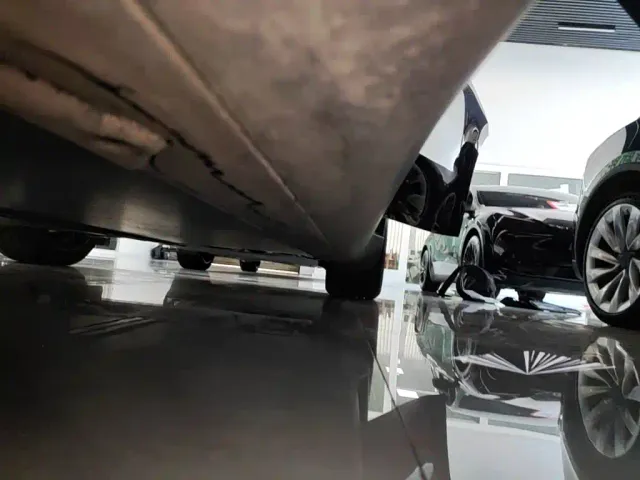 Tesla Model Y — Фото автомобиля 21