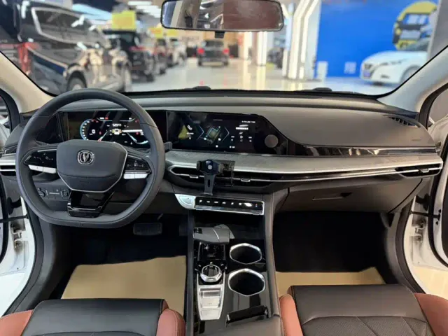 Changan Eado — Фото автомобиля 14