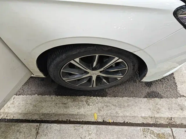 Geely Emgrand — Фото автомобиля 24