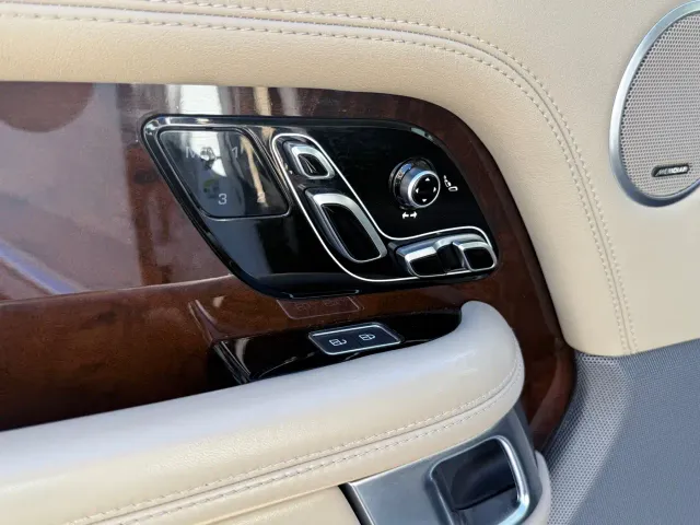 Land Rover Range Rover — Фото автомобиля 11