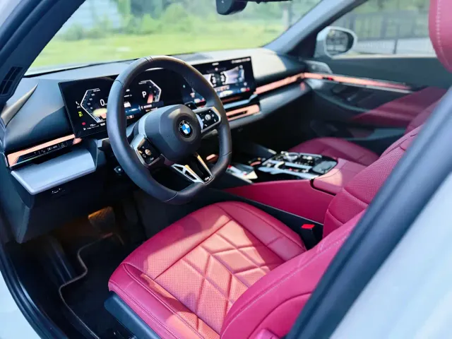 BMW 5 Series — Фото автомобиля 12