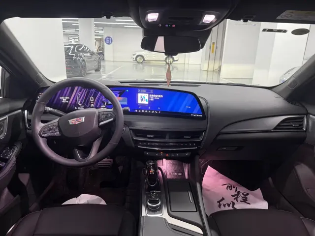 Cadillac CT5 — Фото автомобиля 10