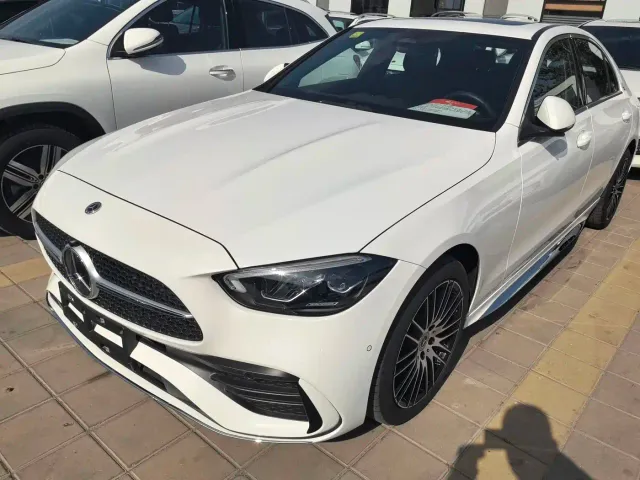 Фотография автомобиля — Mercedes-Benz C-Class