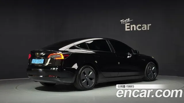 Tesla Model 3 — Фото автомобиля 2