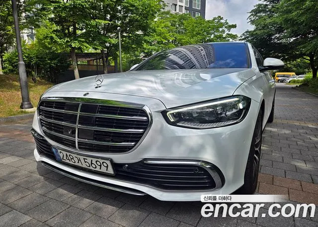 Mercedes-Benz S-Class — Фото автомобиля 2