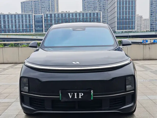 Li Auto L8 — Фото автомобиля 2