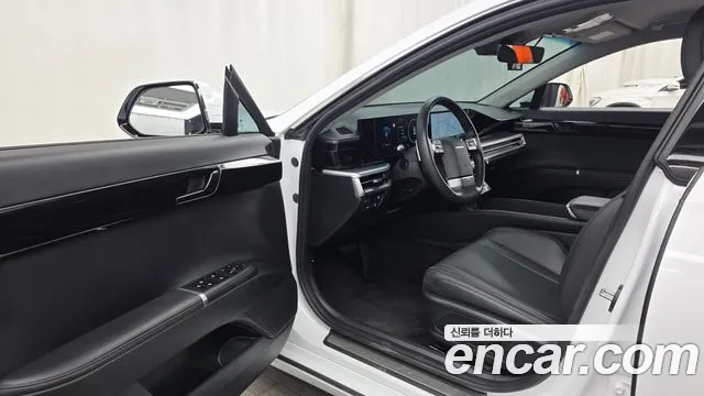 Hyundai Grandeur Grandeur (GN7) 2.5 Бензин 2WD — Фото автомобиля 10
