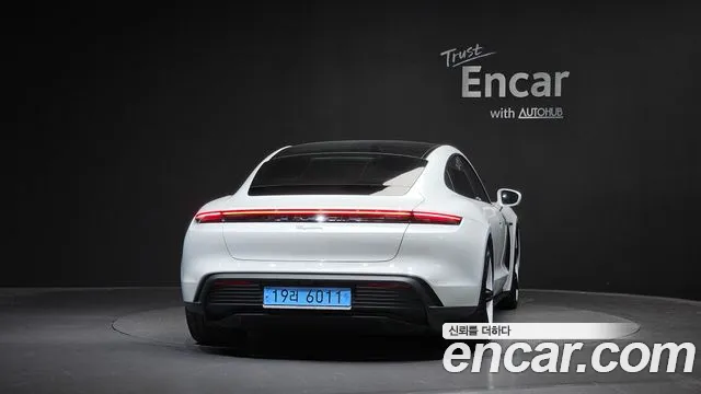 Porsche Taycan Taycan Khan — Фото автомобиля 3