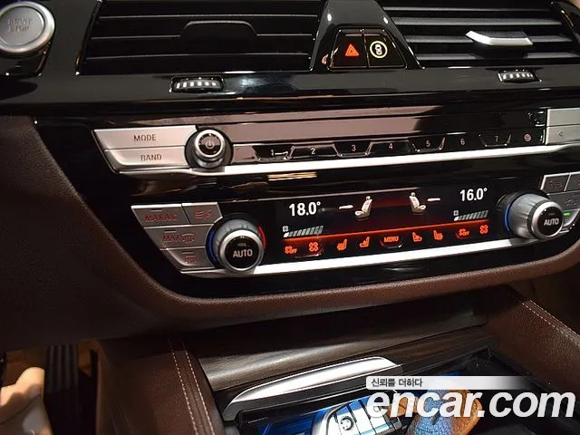 BMW 5-Series — Фото автомобиля 13