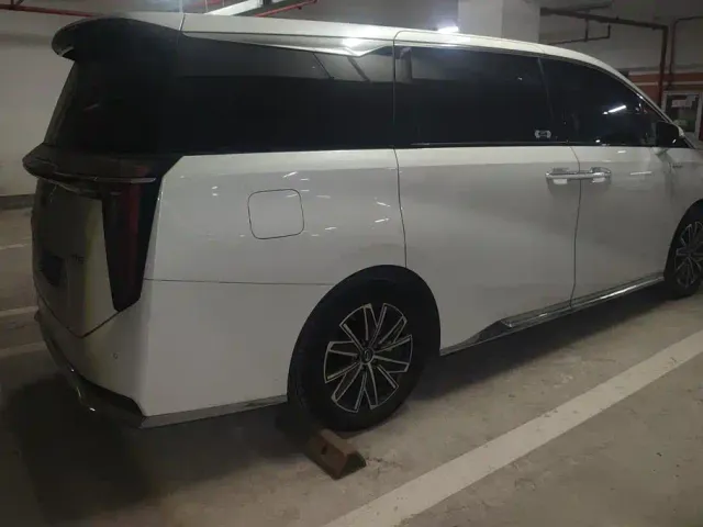 GAC Trumpchi M8 — Фото автомобиля 3