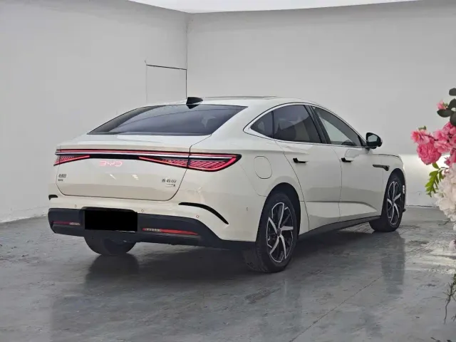 BYD Seal 07 DM-i — Фото автомобиля 7