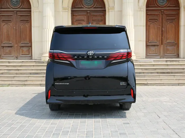 Toyota Alphard — Фото автомобиля 4