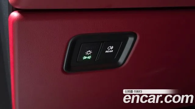 Porsche Macan Electric — Фото автомобиля 18