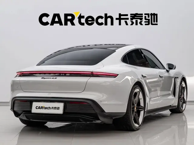 Porsche Taycan — Фото автомобиля 4