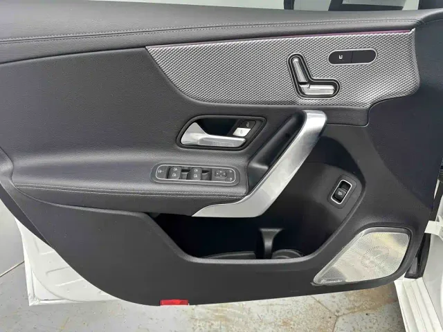 Mercedes-Benz A-Class — Фото автомобиля 10