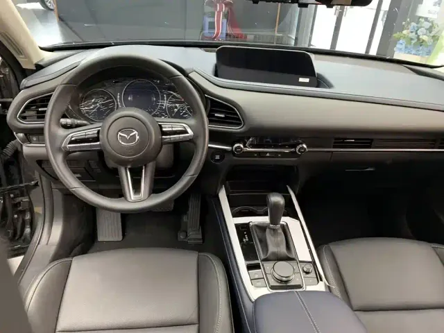 Mazda CX-30 — Фото автомобиля 12