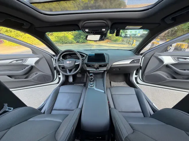 Cadillac CT5 — Фото автомобиля 9