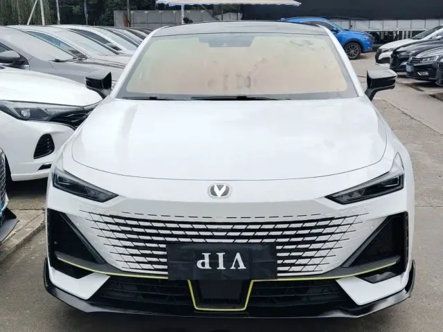Changan UNI-V — Фото автомобиля 2