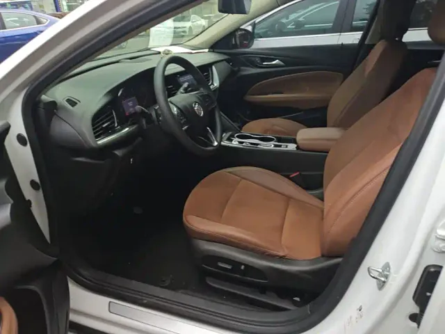 Buick Regal — Фото автомобиля 14