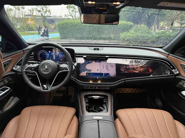 Mercedes-Benz E-Class — Фото автомобиля 11