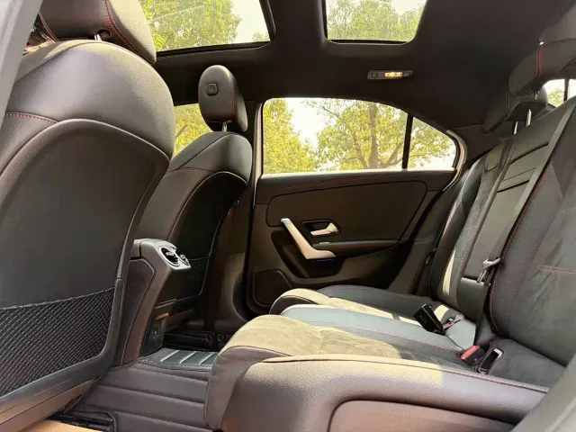 Mercedes-Benz A-Class — Фото автомобиля 11