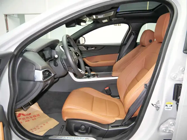 Jaguar XEL — Фото автомобиля 16