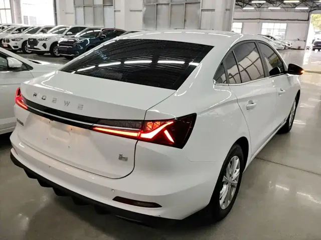 Roewe i5 — Фото автомобиля 6