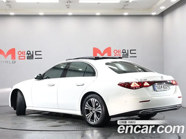 Mercedes-Benz E-Class — Фото автомобиля 5