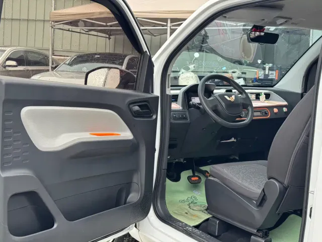 Wuling Hongguang Mini EV — Фото автомобиля 6