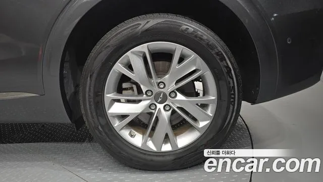 Genesis GV70 — Фото автомобиля 6