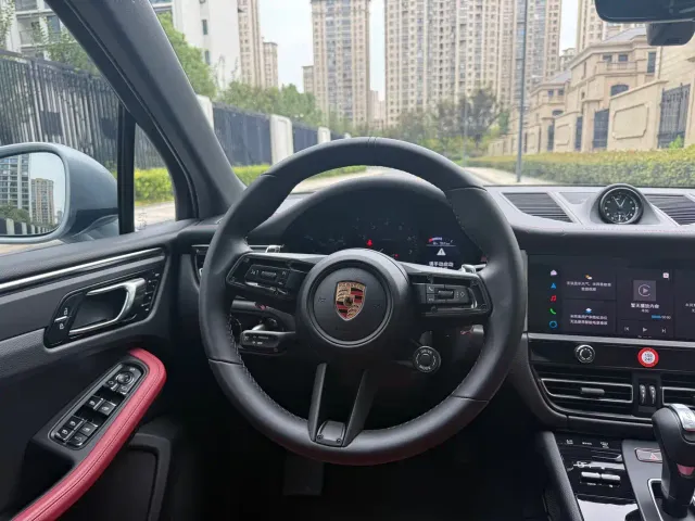 Porsche Macan — Фото автомобиля 11