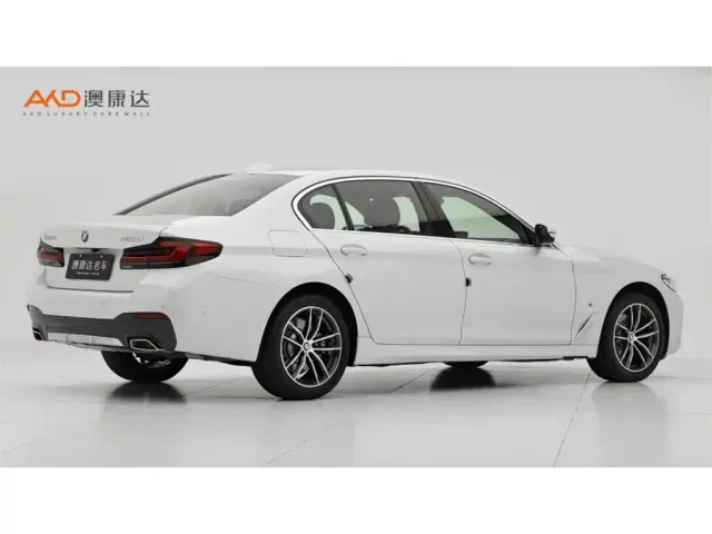 BMW 5 Series — Фото автомобиля 3