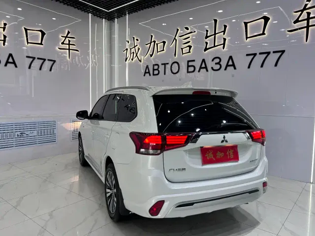 Mitsubishi Outlander — Фото автомобиля 6