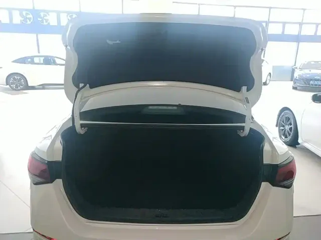 Nissan Sylphy — Фото автомобиля 18