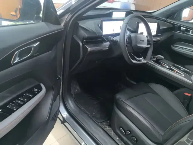 Changan Oshan Z6 EV — Фото автомобиля 20