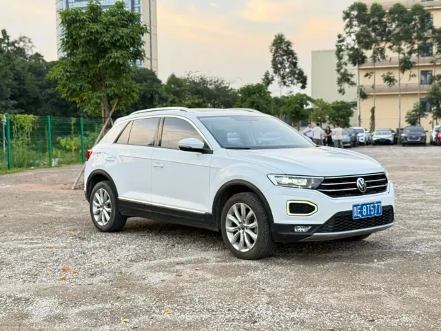 Volkswagen T-Roc — Фото автомобиля 3