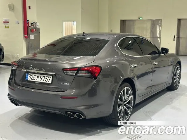 Maserati Ghibli — Фото автомобиля 2